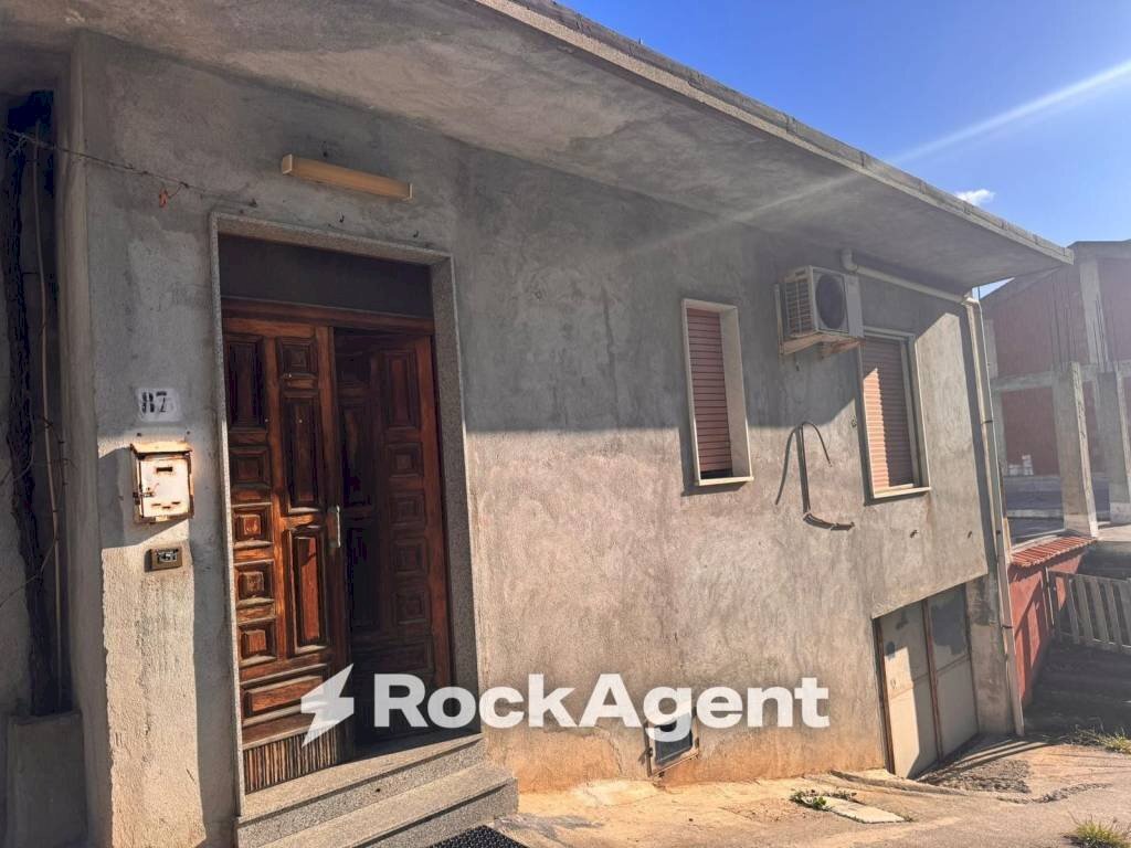 Facciata - Casa indipendente via Rione Garreffa, Benestare - foto 1