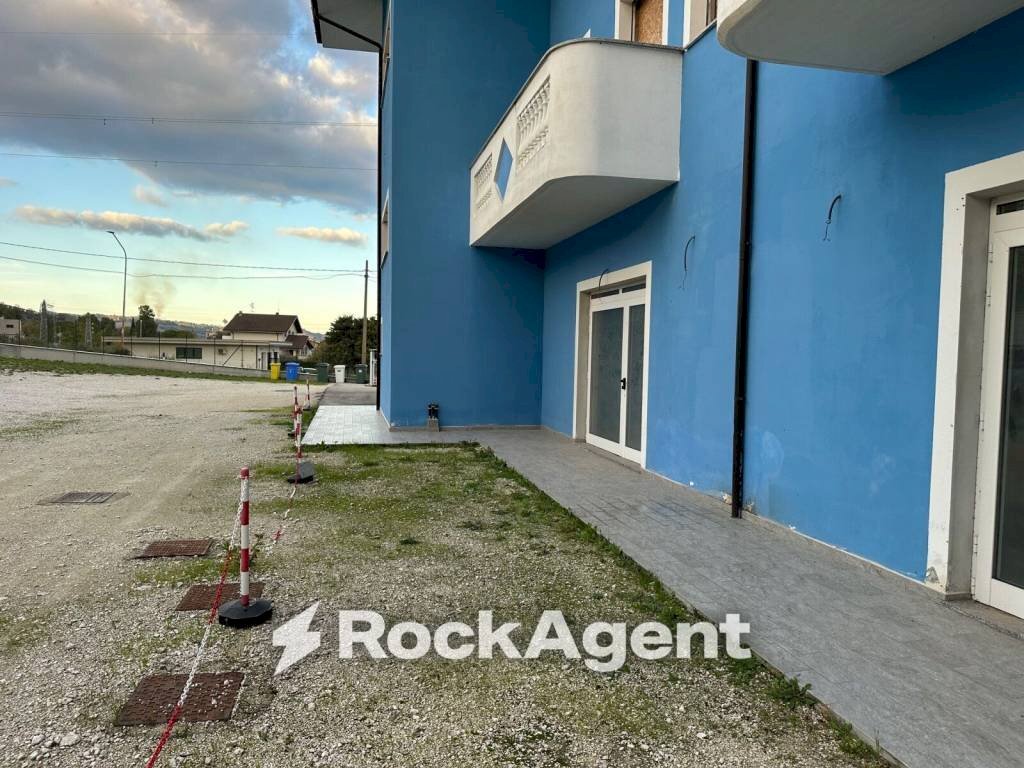 Giardino - Four-room apartment via del Villino, Alanno - photo 1