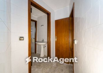 Bagno - Shop via Mogadiscio, 25, Catania - photo 7