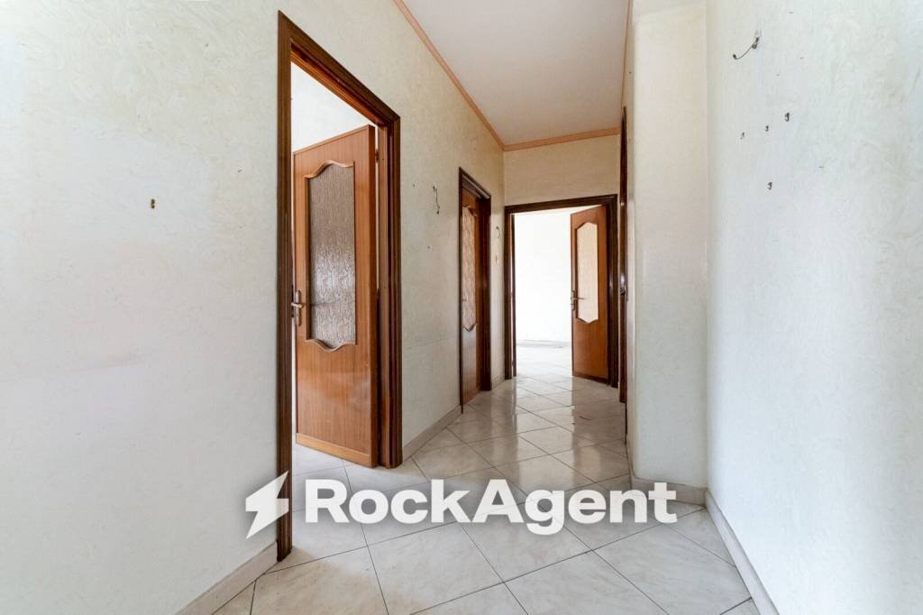 Corridoio - Quadrilocale Villaggio Sant'Agata Zona A, 9, Catania - foto 2