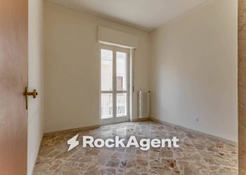 Camera da letto - Trilocale via Taranto, 1, Bari (zona Carbonara di Bari) - foto 2