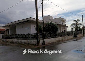 Zona - Villa via Marcinelle ang. L. Da Vinci, Salice Salentino - foto 3