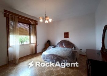 Camera da letto - Villa via Marcinelle ang. L. Da Vinci, Salice Salentino - foto 15