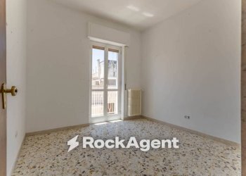 Camera da letto - Trilocale via Taranto, 1, Bari (zona Carbonara di Bari) - foto 11