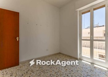 Camera da letto - Trilocale via Taranto, 1, Bari (zona Carbonara di Bari) - foto 12