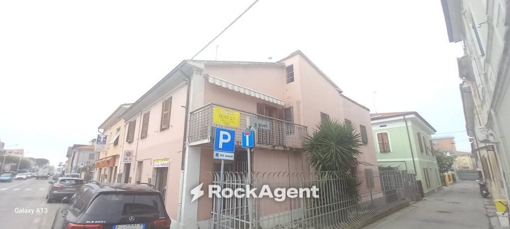 Facciata - Trilocale via Giuseppe Giusti 1, Senigallia - foto 1