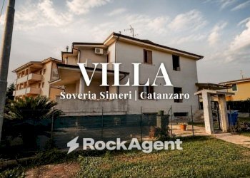Facciata - Villa via Roberto Niederer, Soveria Simeri - photo 1