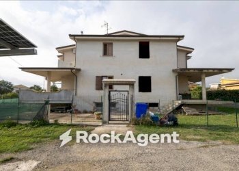Facciata - Villa via Roberto Niederer, Soveria Simeri - photo 2