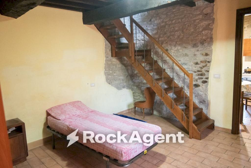 Camera da letto - Rustico LOC.CACIURRO, 46, Sassocorvaro Auditore - foto 3