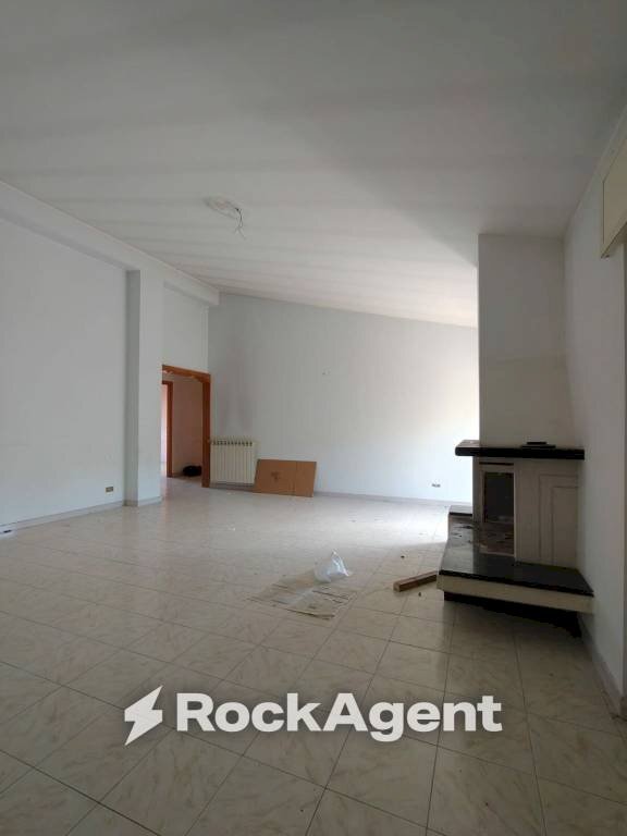 Cucina - Three-room apartment via Flaminia, 124, Rignano Flaminio - photo 3