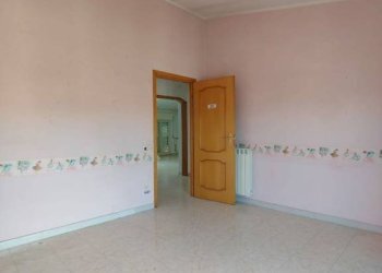 Camera da letto - Three-room apartment via Flaminia, 124, Rignano Flaminio - photo 10