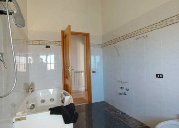 Bagno - Three-room apartment via Flaminia, 124, Rignano Flaminio - photo 11
