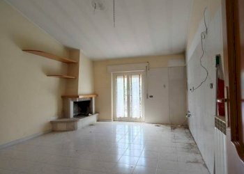 Cucina - Three-room apartment via Flaminia, 124, Rignano Flaminio - photo 25