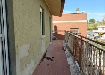 Balcone - Three-room apartment via Flaminia, 124, Rignano Flaminio - photo 32