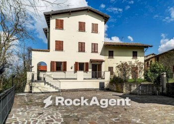 Facciata - Appartamento Frazione Camolino, Montesegale - foto 3