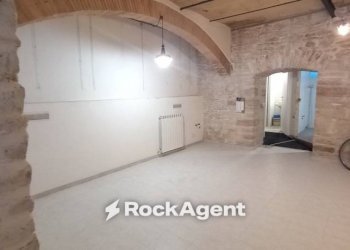 Cantina - Negozio via Camponocecchio 15, Genga - foto 9