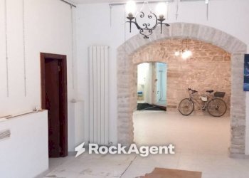 Interno non residenziale - Negozio via Camponocecchio 15, Genga - foto 13