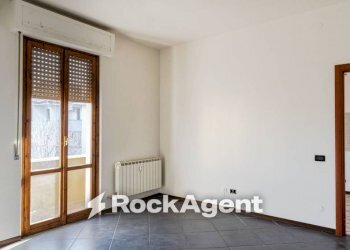 Camera da letto - Bilocale via Monte Baldo, 25, Vigevano - foto 12