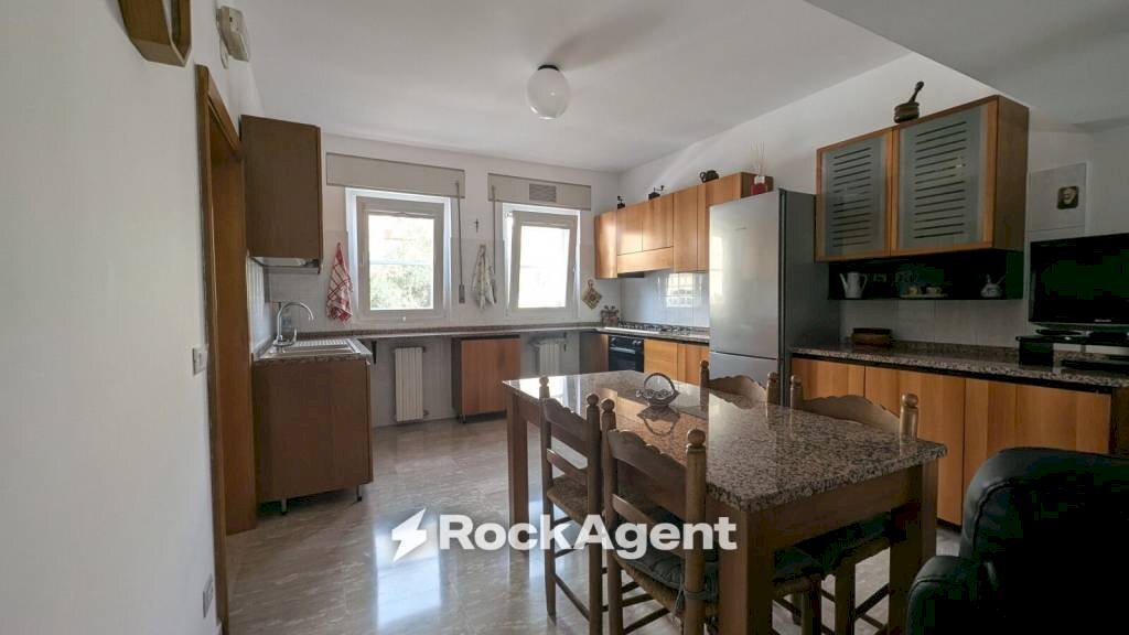 Cucina - Villa a Schiera via Arcangelo Corelli, 112, Latina - foto 3
