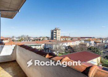 Balcone - Three-room apartment via XXV Aprile, 32, Mede - photo 18