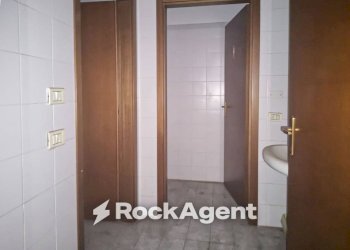 Bagno - Ufficio corso Orbassano, 336, Torino (zona Santa Rita) - foto 15