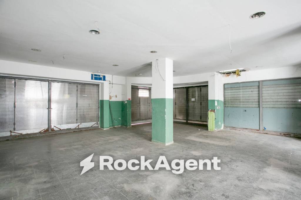 Interno non residenziale - Negozio via Eugenio Torelli Viollier, 63, Roma - foto 3