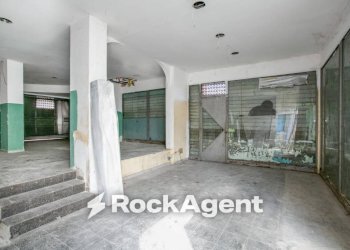 Interno non residenziale - Negozio via Eugenio Torelli Viollier, 63, Roma - foto 2