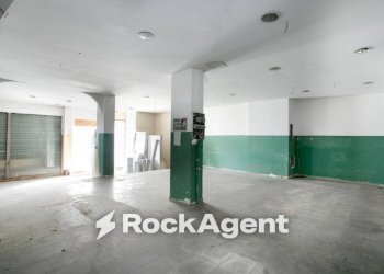 Interno non residenziale - Negozio via Eugenio Torelli Viollier, 63, Roma - foto 4