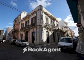 Zona - Stable - Palace via Bari, Brindisi - photo 38