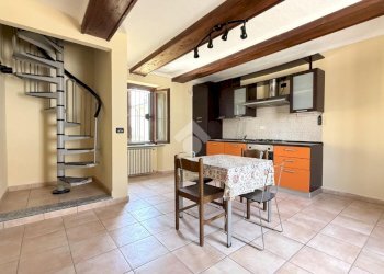 Two-room apartment Via Vittorio Veneto, Nizza Monferrato - photo 1