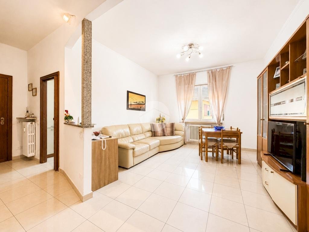 Three-room apartment Via Silvio Pellico, Corbetta - photo 2