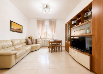 Three-room apartment Via Silvio Pellico, Corbetta - photo 1