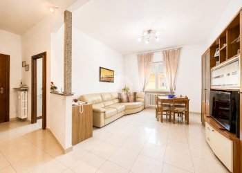 Three-room apartment Via Silvio Pellico, Corbetta - photo 2