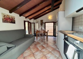 Two-room apartment Viale Dei Mille, Parma - photo 1