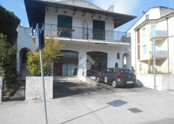 Three-room apartment Viale Inghilterra, Comacchio - photo 1