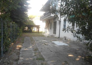 Three-room apartment Viale Inghilterra, Comacchio - photo 2
