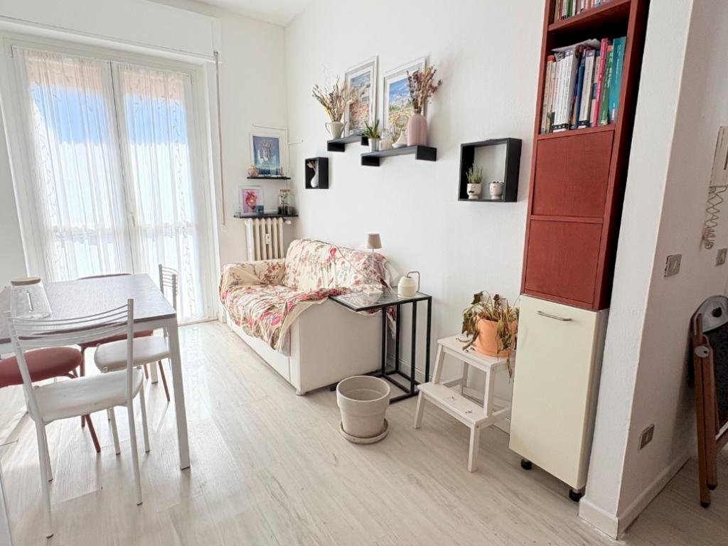 Two-room apartment Via Angelo Inganni, Milano (neighborhood Lorenteggio) - photo 1