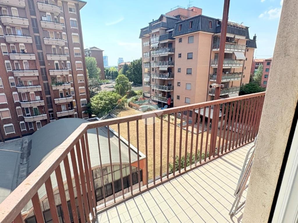 Two-room apartment Via Angelo Inganni, Milano (neighborhood Lorenteggio) - photo 2