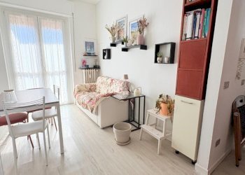 Two-room apartment Via Angelo Inganni, Milano (neighborhood Lorenteggio) - photo 1