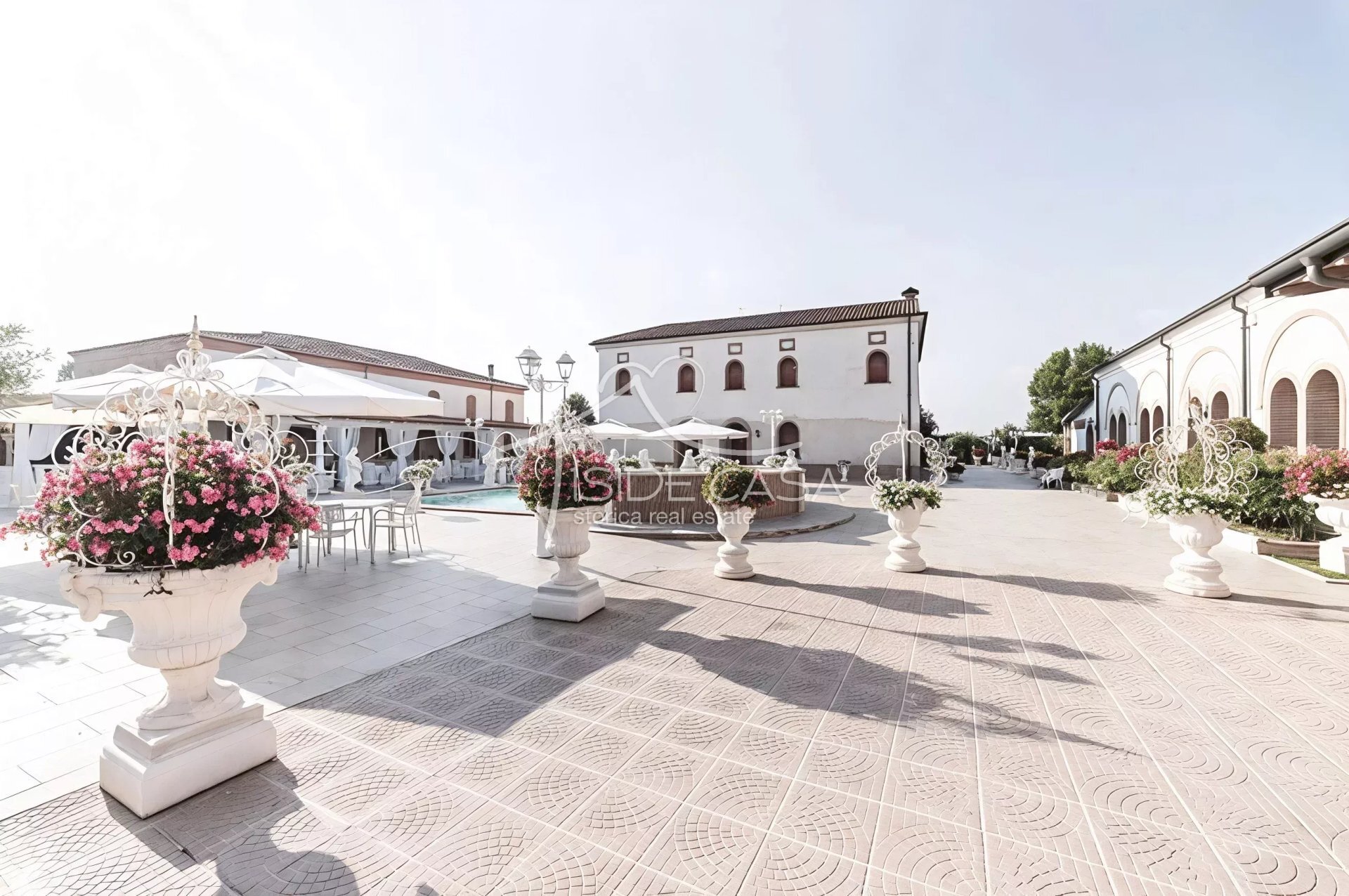 Shop Via Campione, Bagnolo San Vito - photo 2