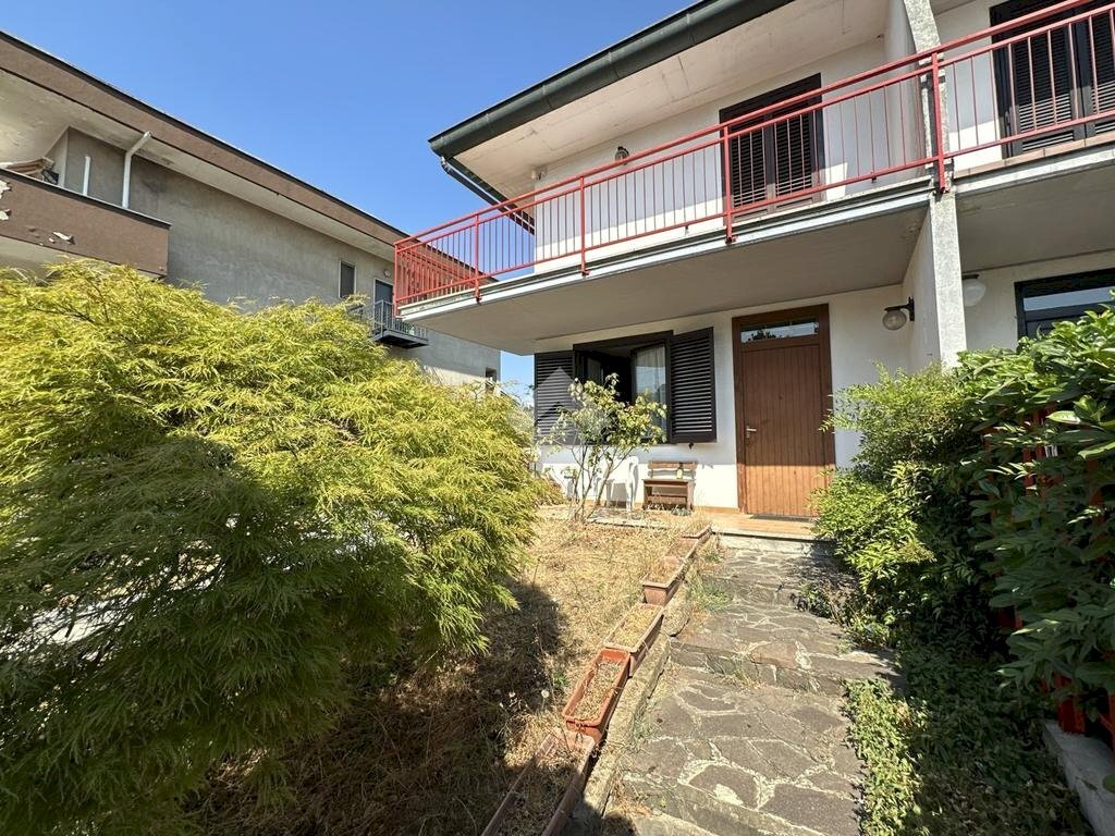 Portion of a house Via Sangalli, Carugate - photo 1