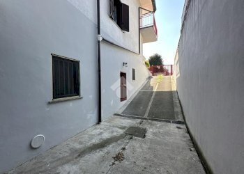 Portion of a house Via Sangalli, Carugate - photo 45