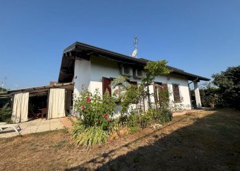 Villa Via Sottoronco, Varallo Pombia - foto 1