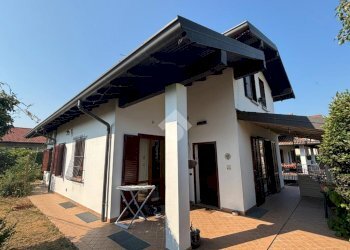 Villa Via Sottoronco, Varallo Pombia - foto 2