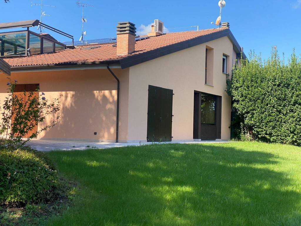 Villa Imola - foto 1