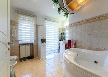 Four-room apartment Via Selegas, Roma - photo 12