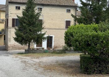 Foto 1 - Independent house Contrada Chiesanuova
 
22, Monterubbiano - photo 1