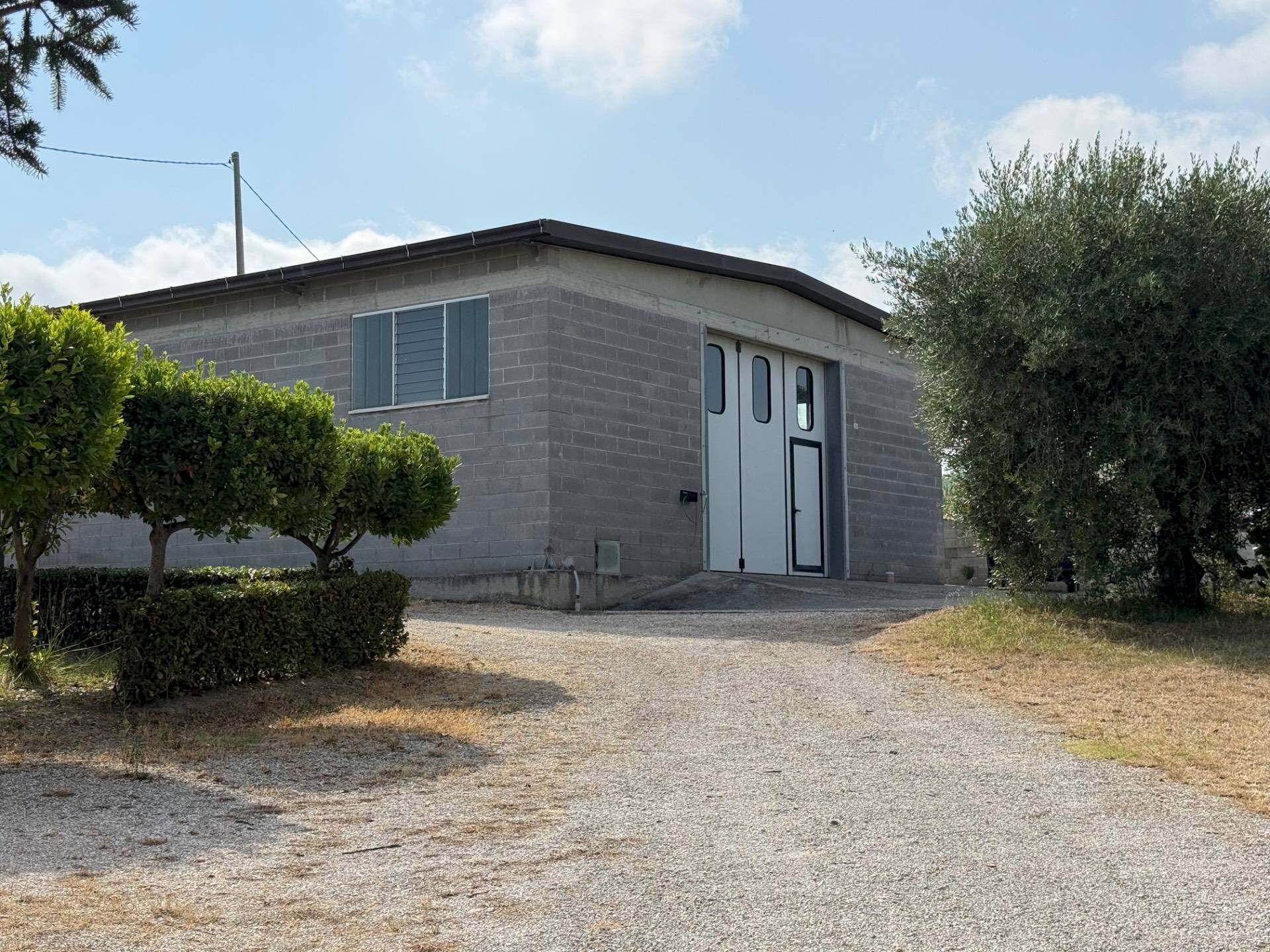Foto 1 - Laboratorio Via  Chiesanuova
 
22, Monterubbiano - foto 1