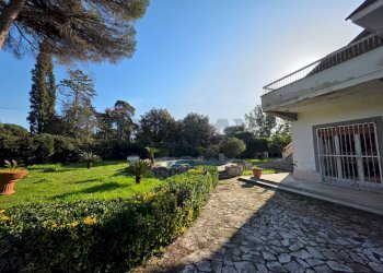 Giardino - Villa via delle magnolie
 
50, Terracina - foto 3