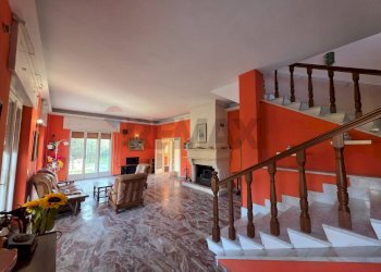 Scale - Villa via delle magnolie
 
50, Terracina - foto 8